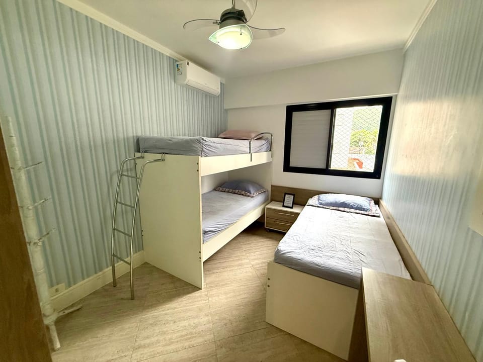 Apartamento na Enseada com dois dormitórios Apartment in State of São Paulo