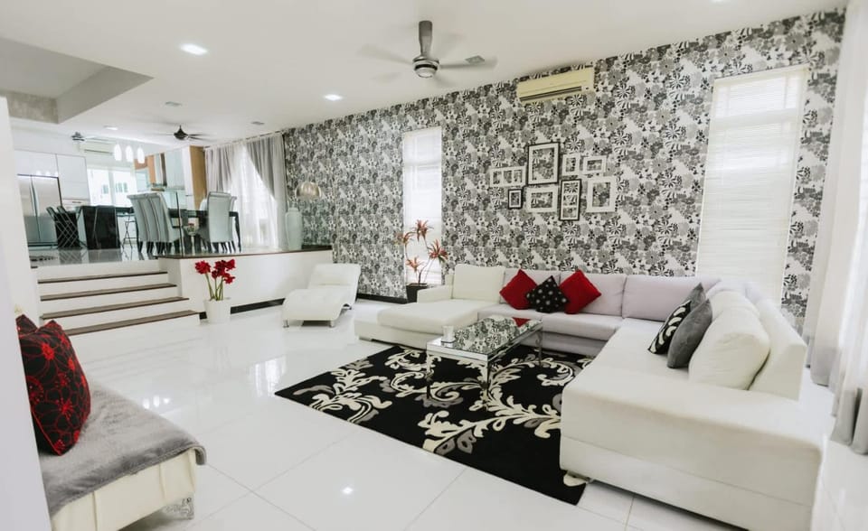 Spacious Luxury 6BR Home in Kemensah KL House in Hulu Langat