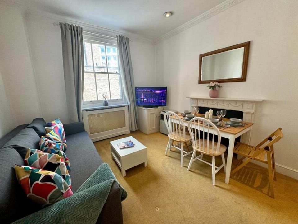 Buckingham Palace Townhouse, UNIQUE location Apartment in City of Westminster