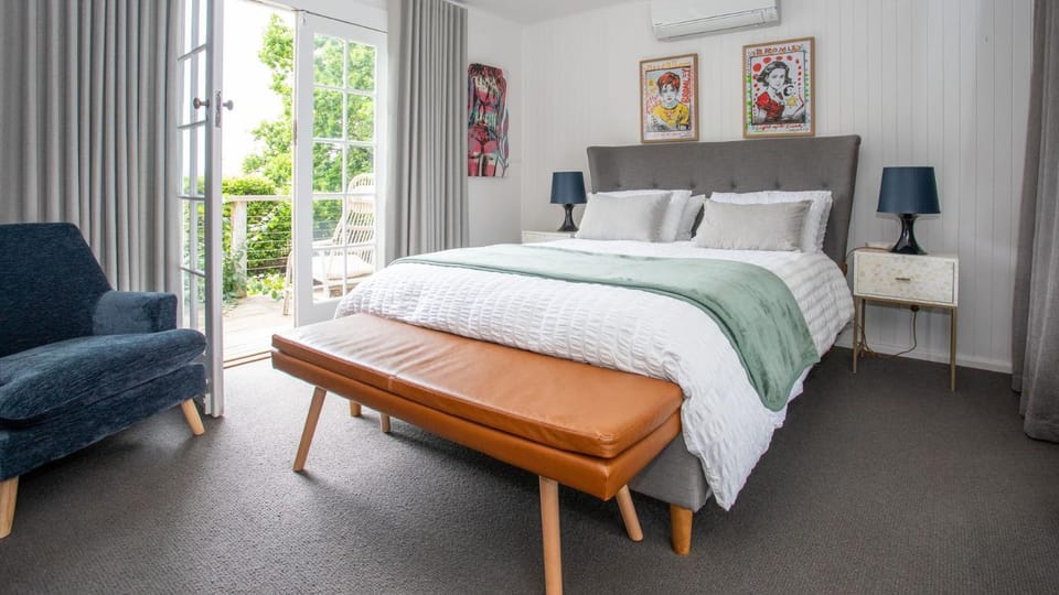 Bedroom, Garden view