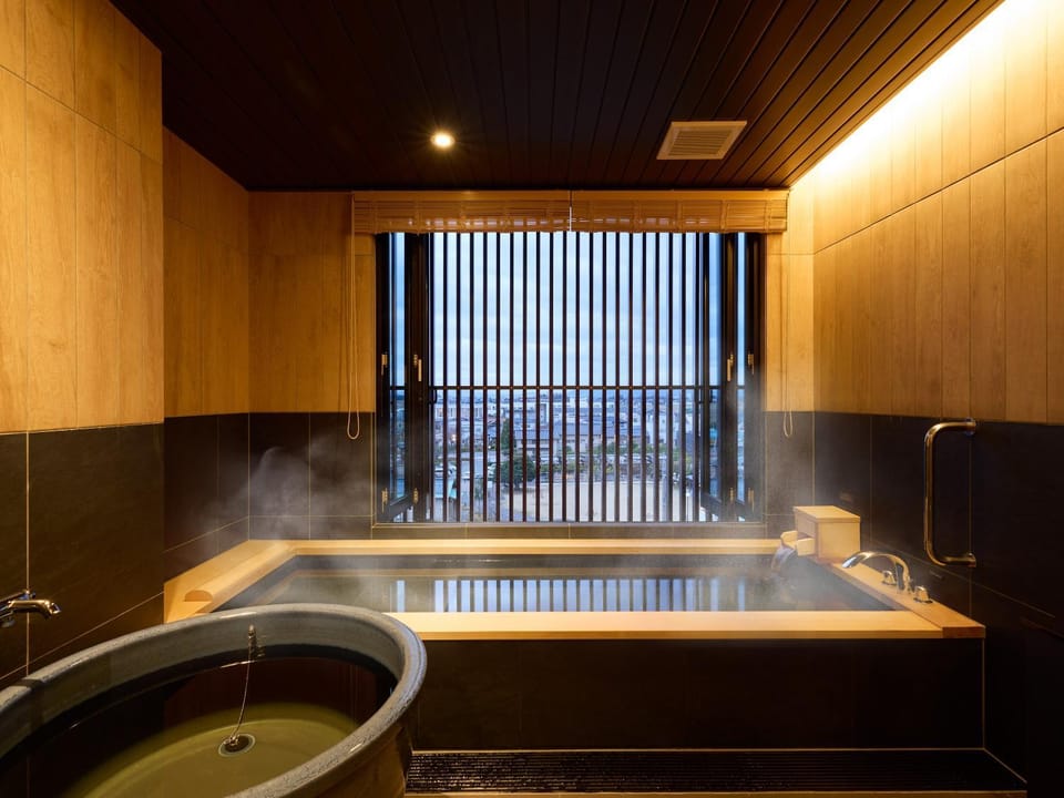 Hot Spring Bath, Bathroom