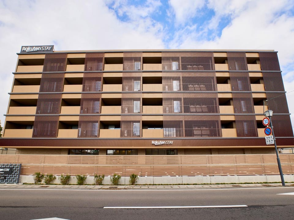 Property building, Day