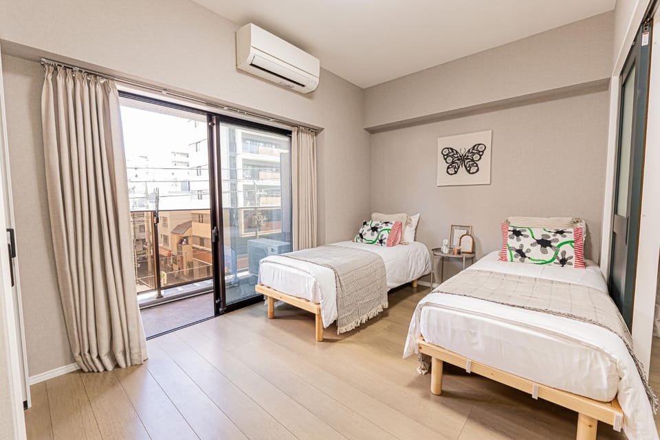 Bedroom, air conditioner