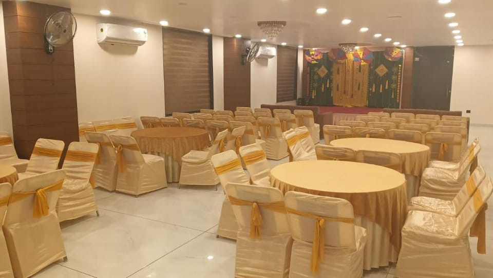 HotelSilverStone Hotel in Dehradun
