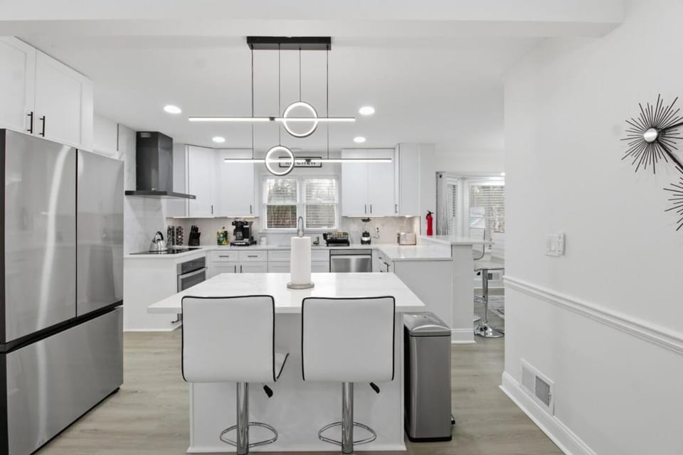 Brand New Modern Home 4BR-3BA Stylish Cozy House in Snellville