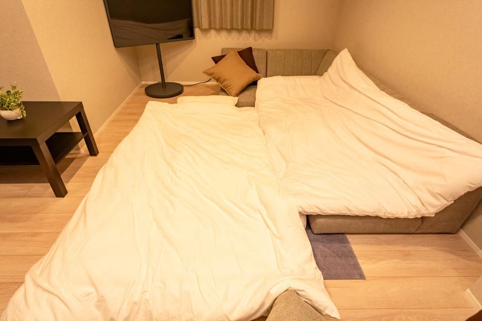 Bed, Living room