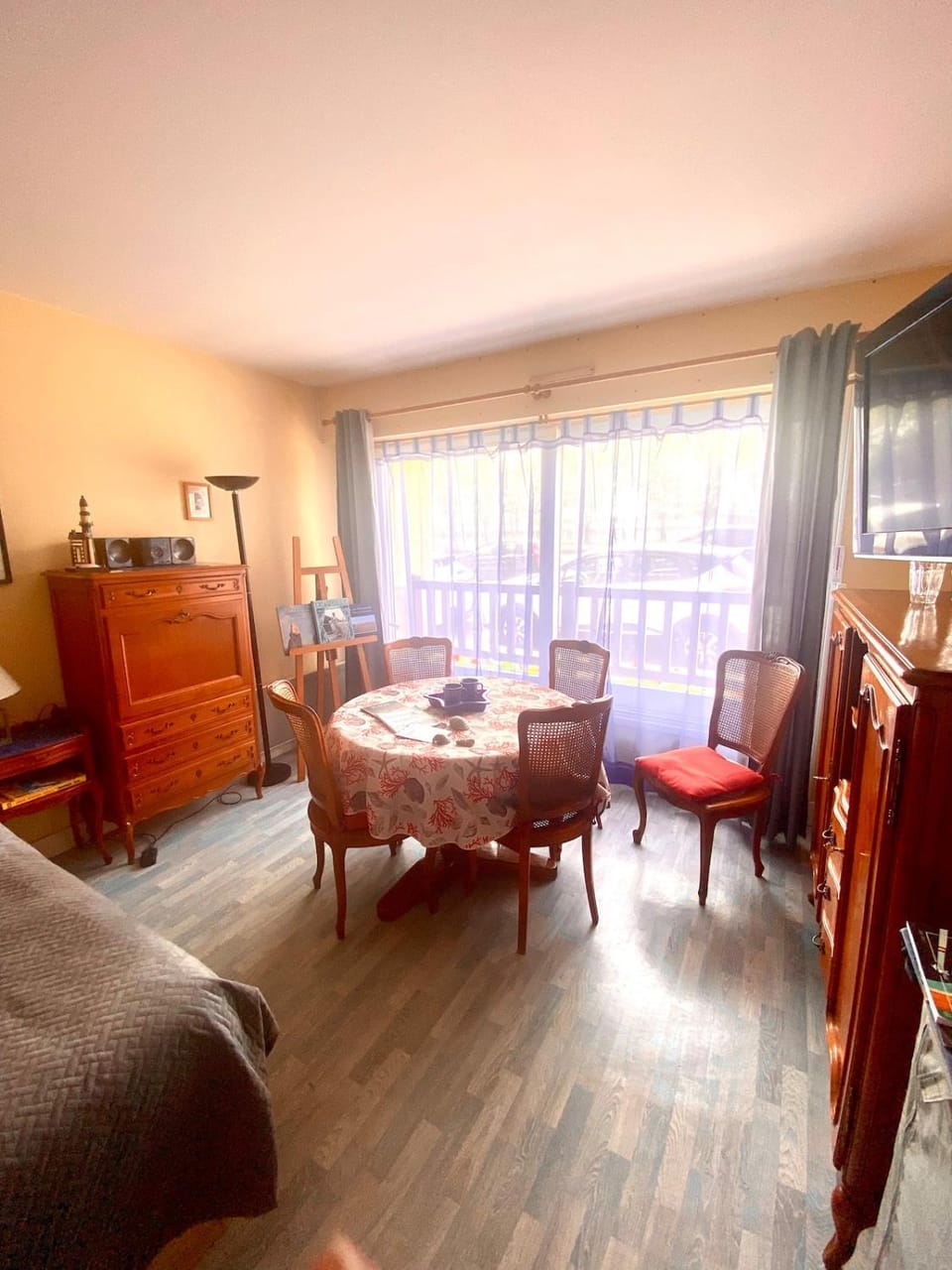 Studio cosy, vrai lit 140, wifi, centre Trouville-sur-Mer, proche Deauville et gare à moins de 5 minutes à pied Apartment in Deauville
