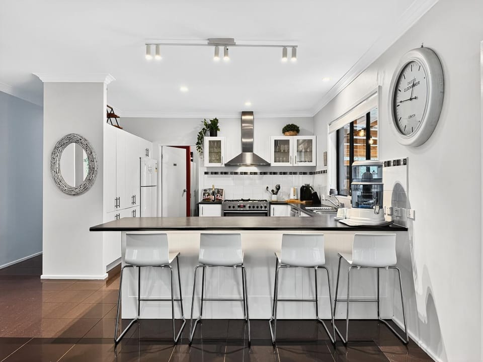 Kitchen or kitchenette, oven, stove
