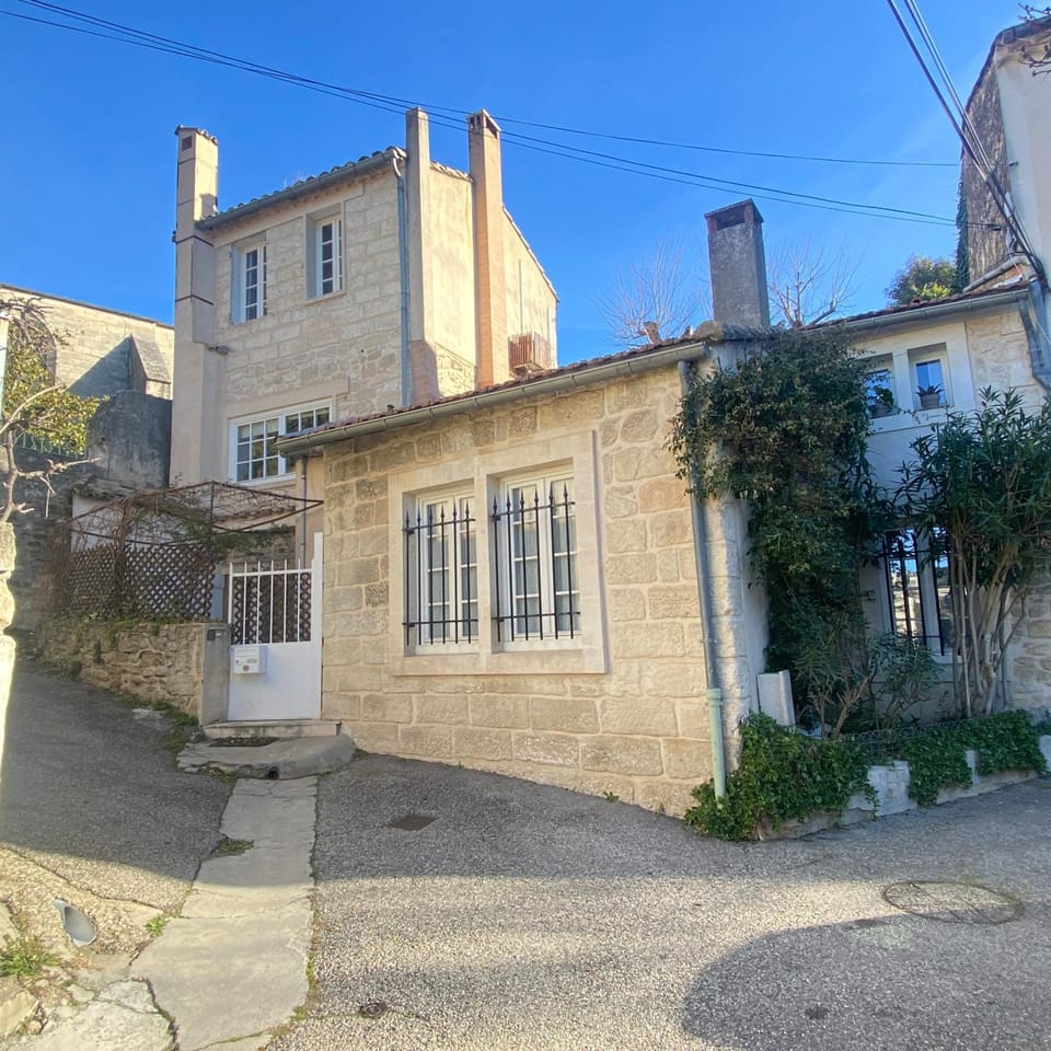 Charming apartment in Provence with terrace Apartment in Villeneuve-lès-Avignon