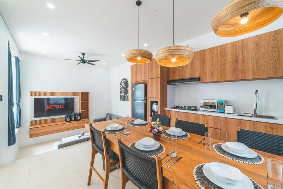 3BRVilla Minutes from Seminyak, Petitenget, Canggu Villa in North Kuta