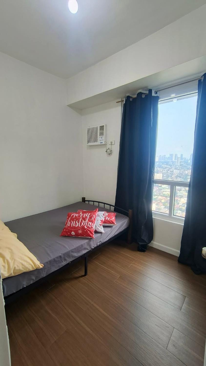 2 Bedroom MEZZA RESIDENCES Apartment hotel in Manila City