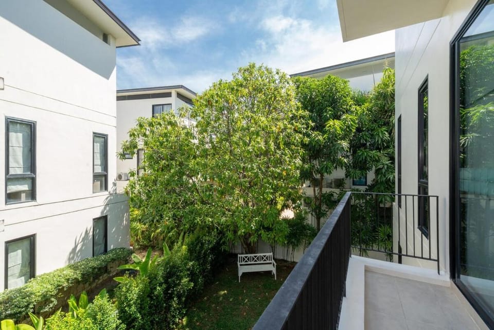 Luxury 5 bed Laguna Park no Pool Villa in Choeng Thale