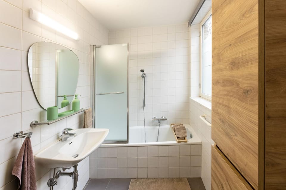 Shower, Bathroom, Bath, towels