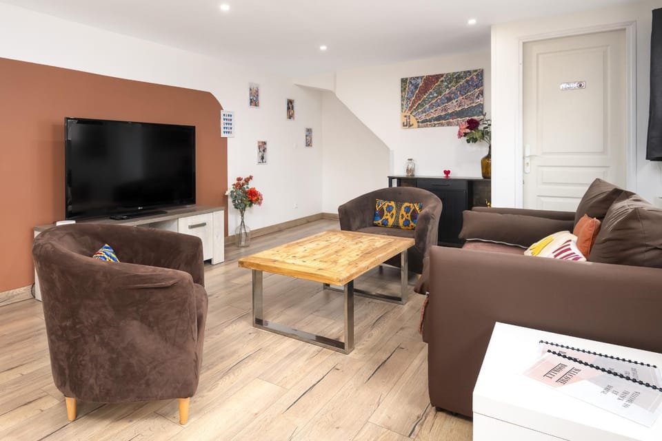 TV and multimedia, Living room, Seating area