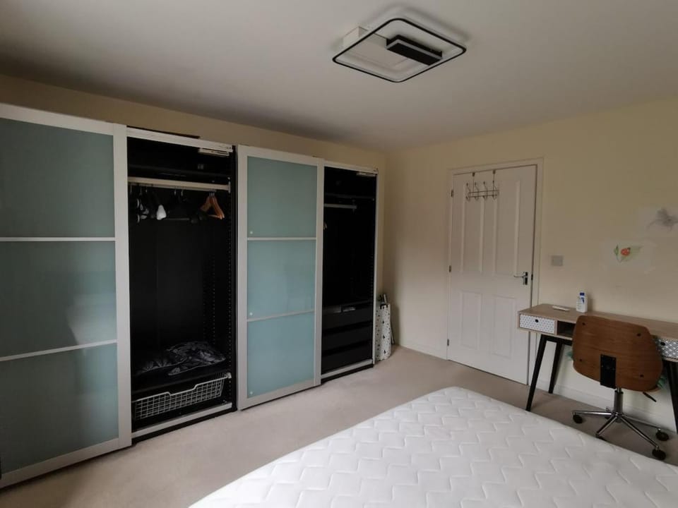 Bedroom, wardrobe