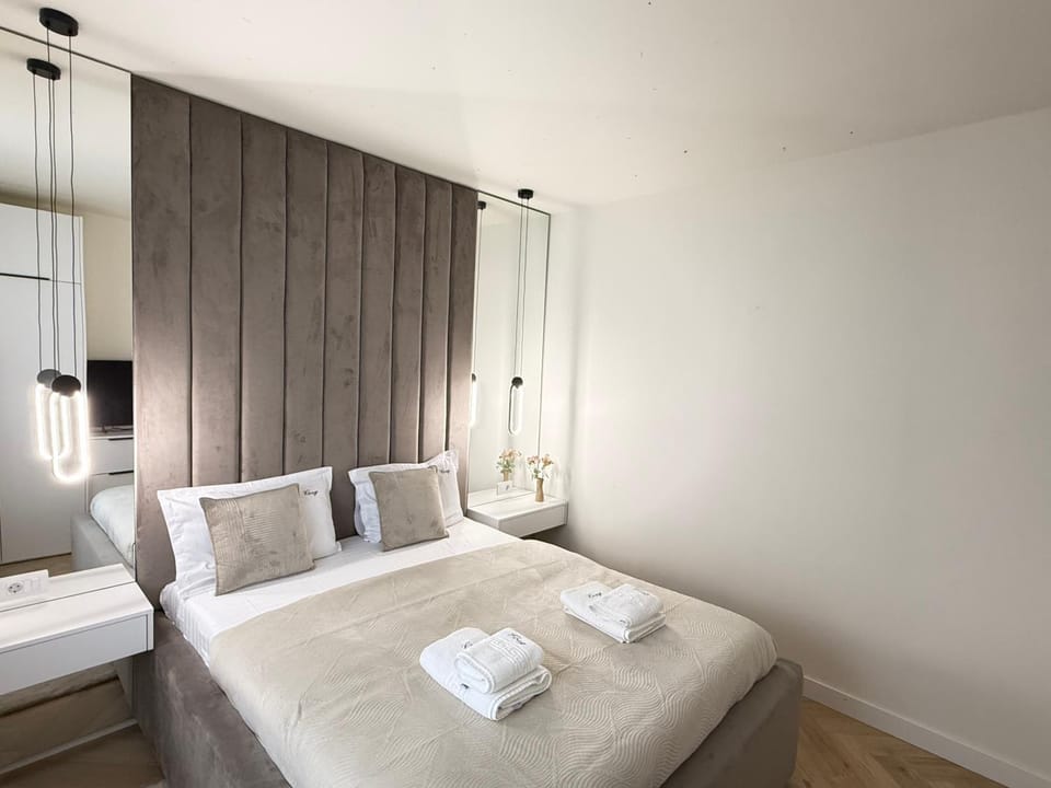 Bed, Photo of the whole room, Bedroom, towels, wardrobe