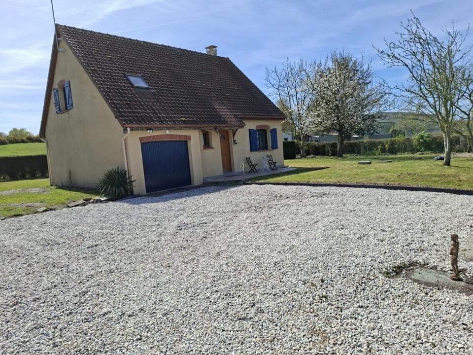 Patio, Spring, Day, Garden, Garden view, Parking
