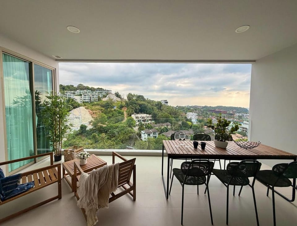 Family apartment 2-BR with Sea View - Karon Beach Apartment in Phuket