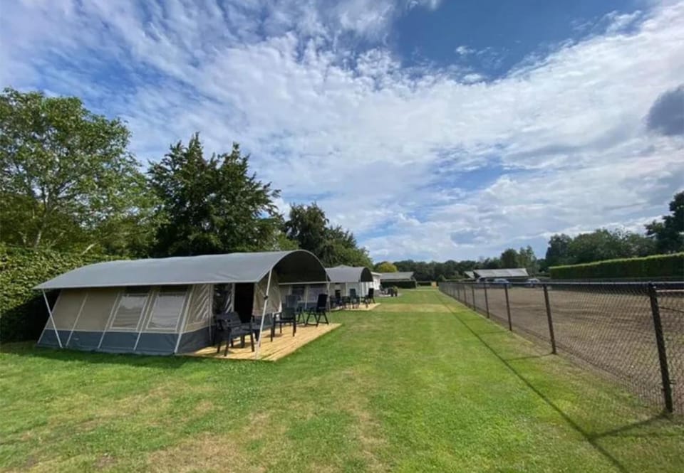 Property building, Facade/entrance, Off site