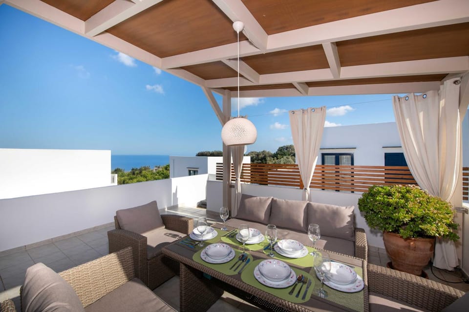 Patio, Day, Natural landscape, View (from property/room), Balcony/Terrace, Seating area, Dining area, Sea view