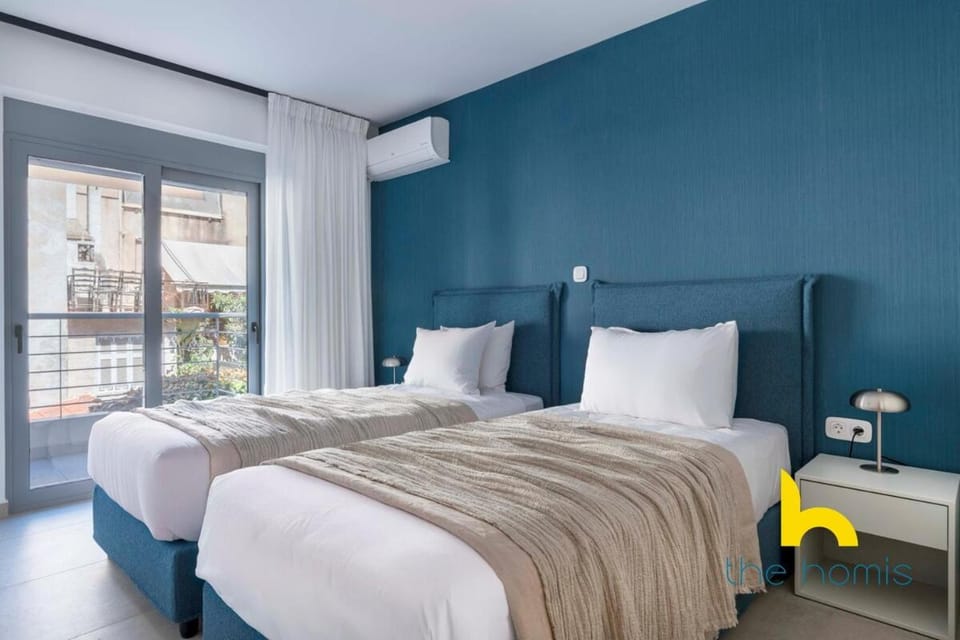 B1 Bright 2BR Haven w Balcony, Kingbed & Parking! Apartment in Athens