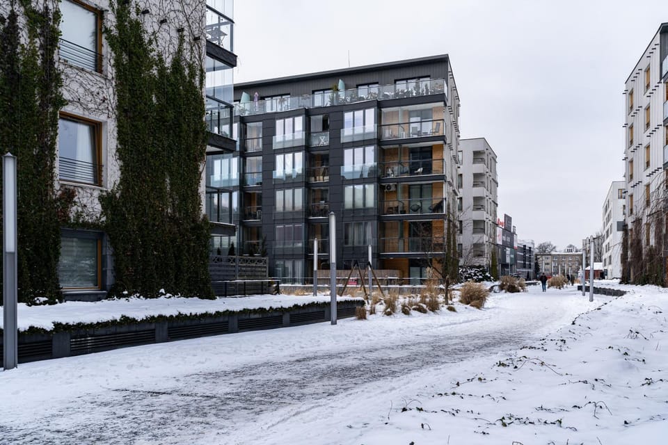Property building, Neighbourhood, Location