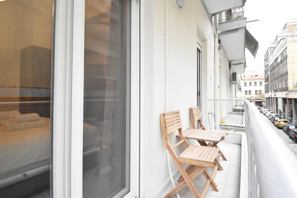 Next Living Studio Apartment in Thessaloniki