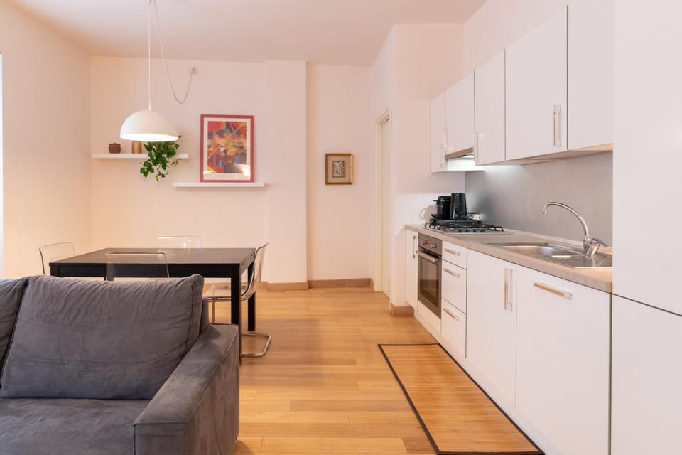 Kitchen or kitchenette, Living room, Seating area, Dining area, stove