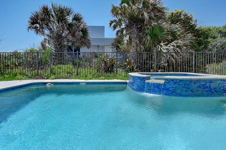 Ocean Paradise home House in Crescent Beach