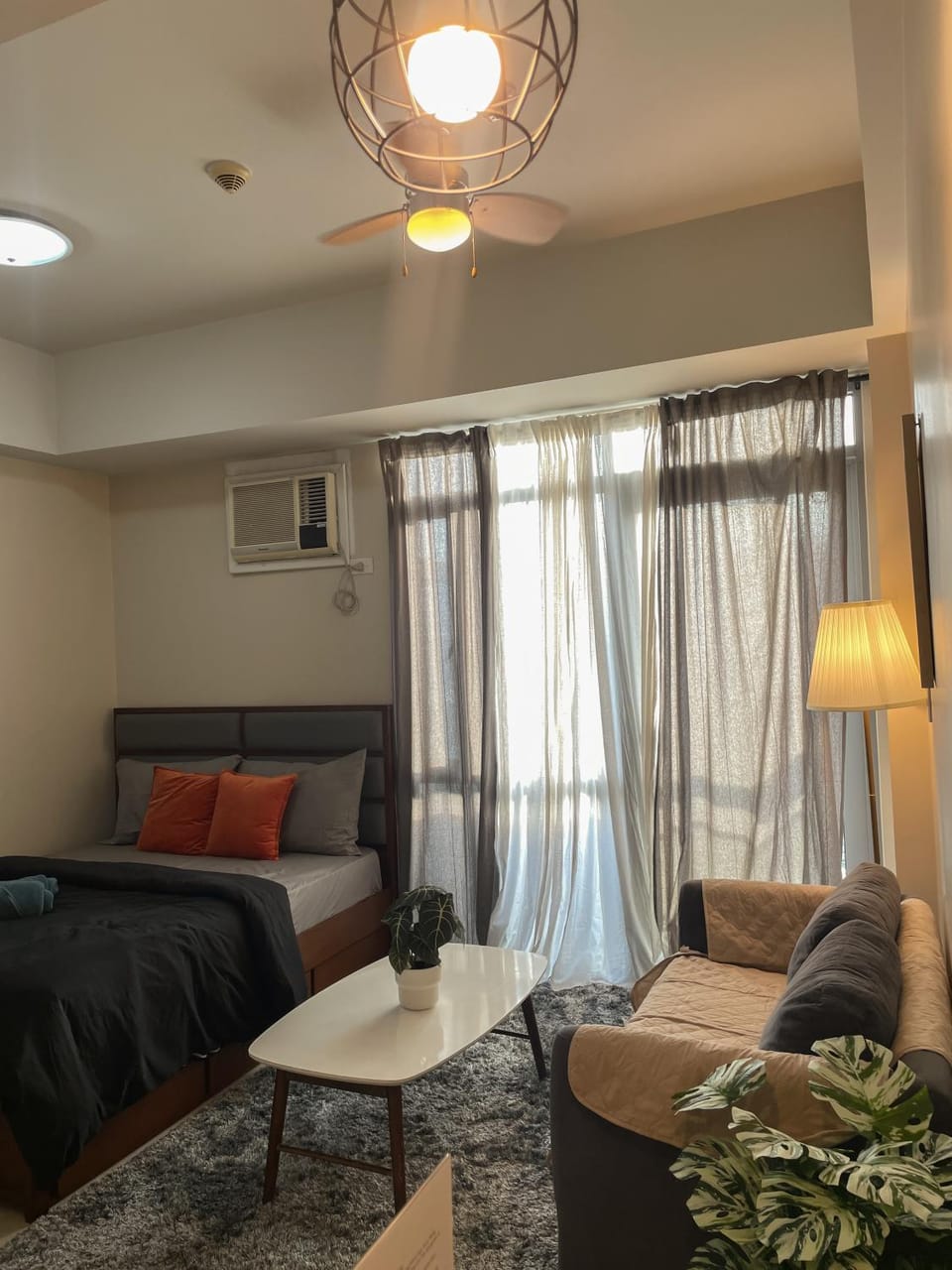 Bed, air conditioner
