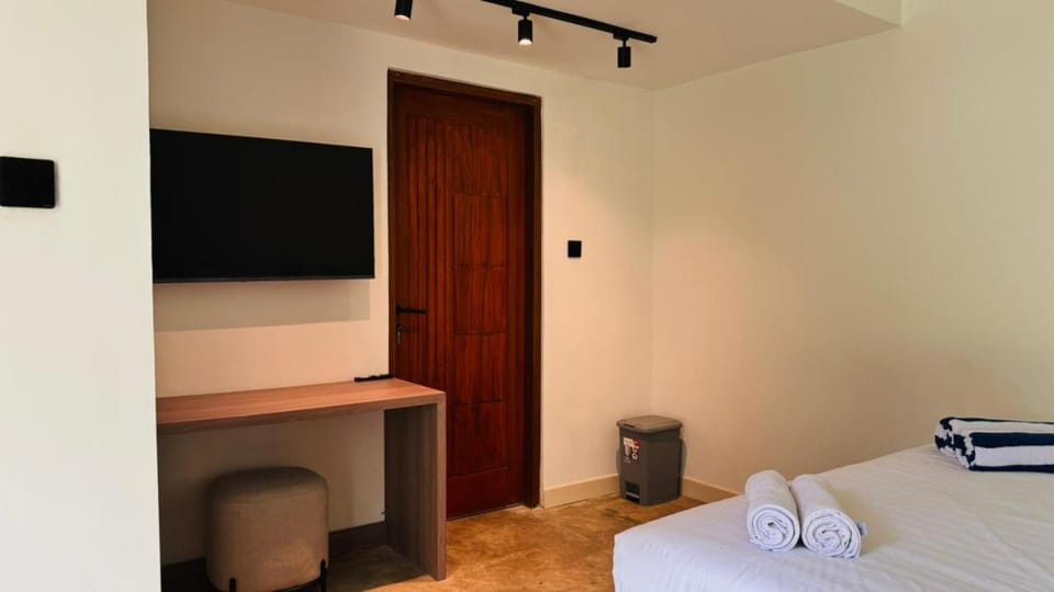 TV and multimedia, Photo of the whole room, Bedroom