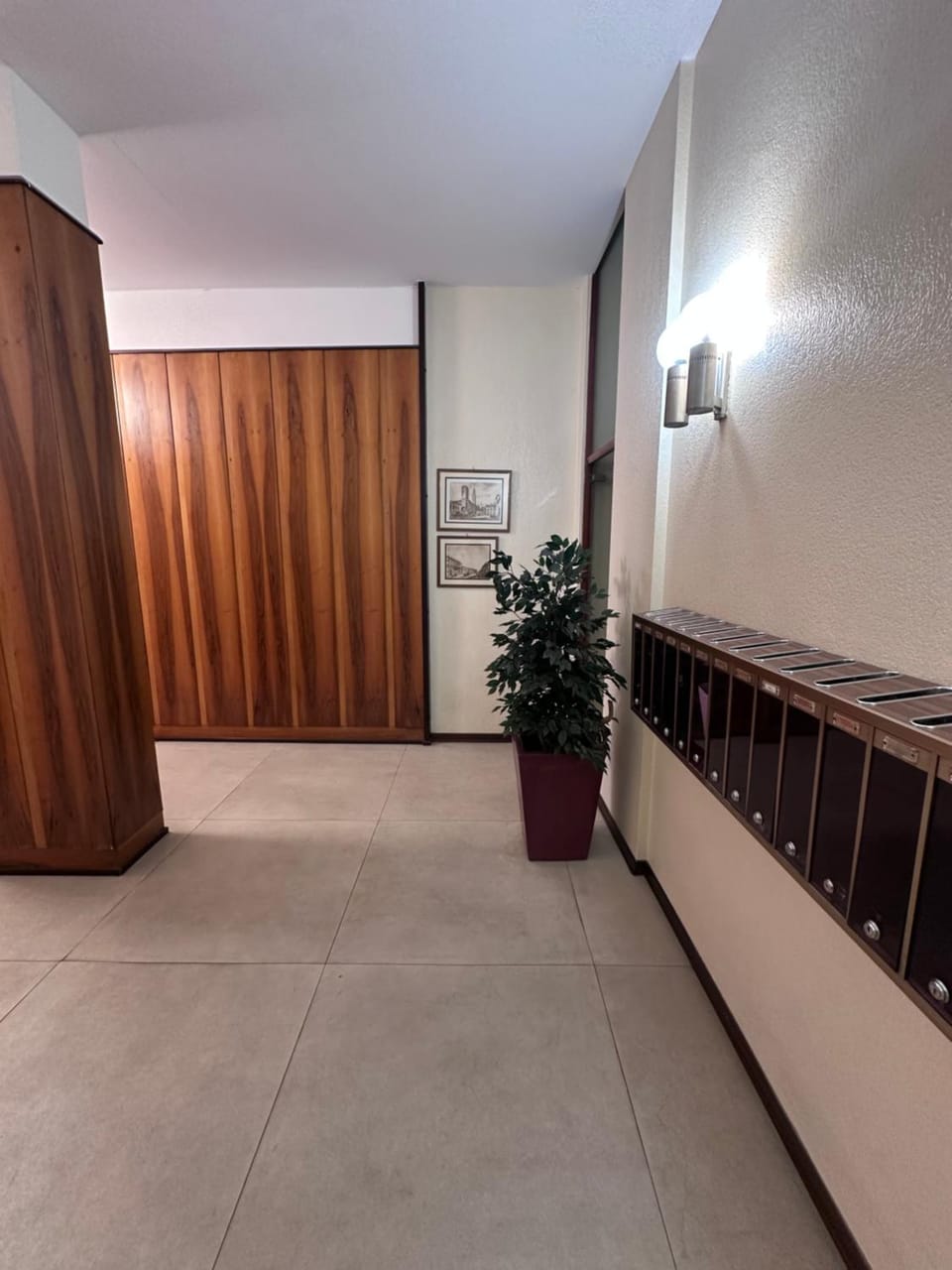 Lobby or reception, elevator
