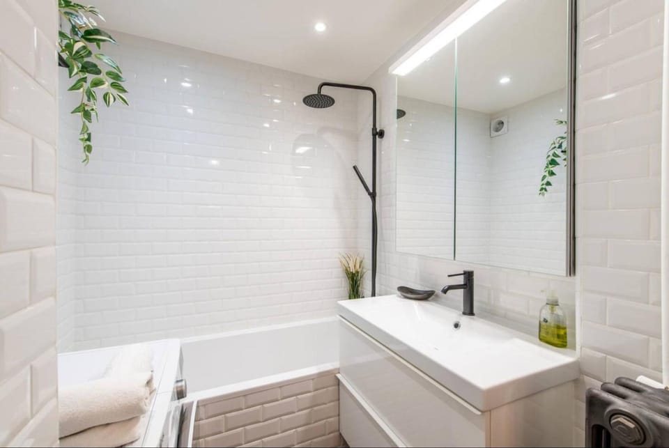 Bathroom, Bath