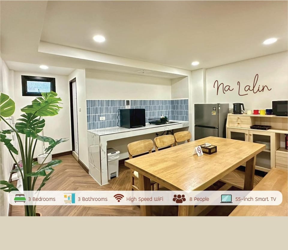Restaurant/places to eat, Communal lounge/ TV room, Bed, Bathroom, TV and multimedia, Coffee/tea facilities, Kitchen or kitchenette, Living room, Dining area, Bedroom, Family, Parking, hair dryier, internet, internet, microwave, minibar, stove, towels