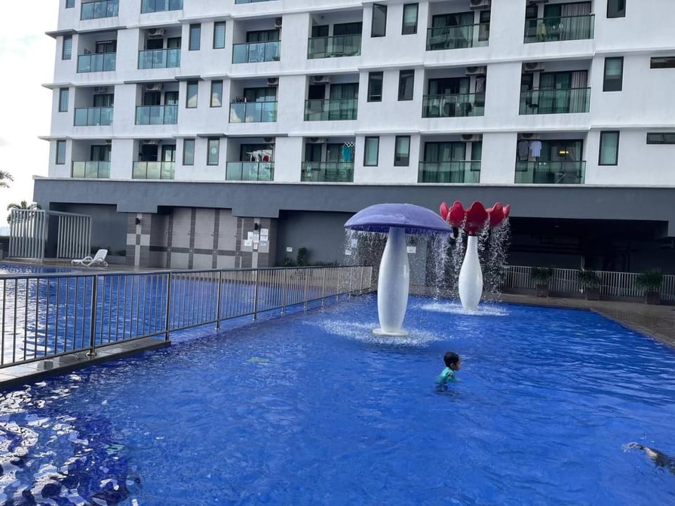 Swimming pool, Swimming pool