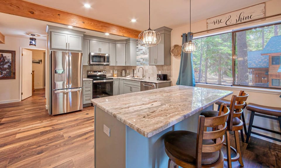 Whispering Pines Cabin For 6 Cabin in Lake Tahoe