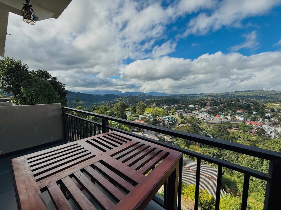 View (from property/room), Balcony/Terrace, Mountain view