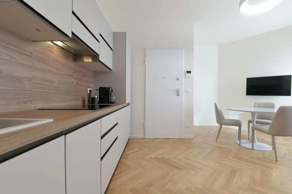 TV and multimedia, Coffee/tea facilities, Kitchen or kitchenette, Dining area, stove