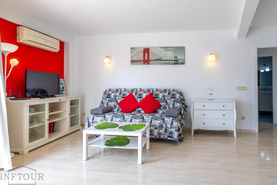 Communal lounge/ TV room, Living room