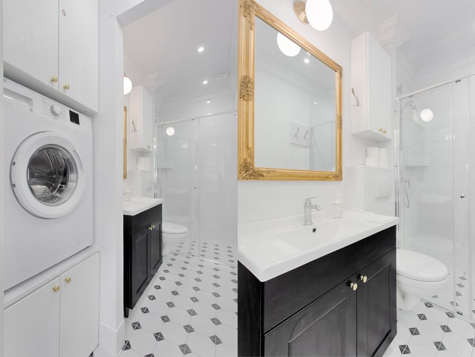 Shower, Toilet, Bathroom, washing machine