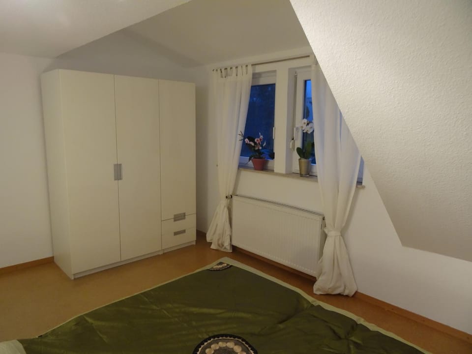 Bedroom, wardrobe