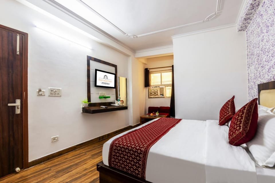 Hotel DA Raj Palace Near Delhi Airport Bed and Breakfast in New Delhi