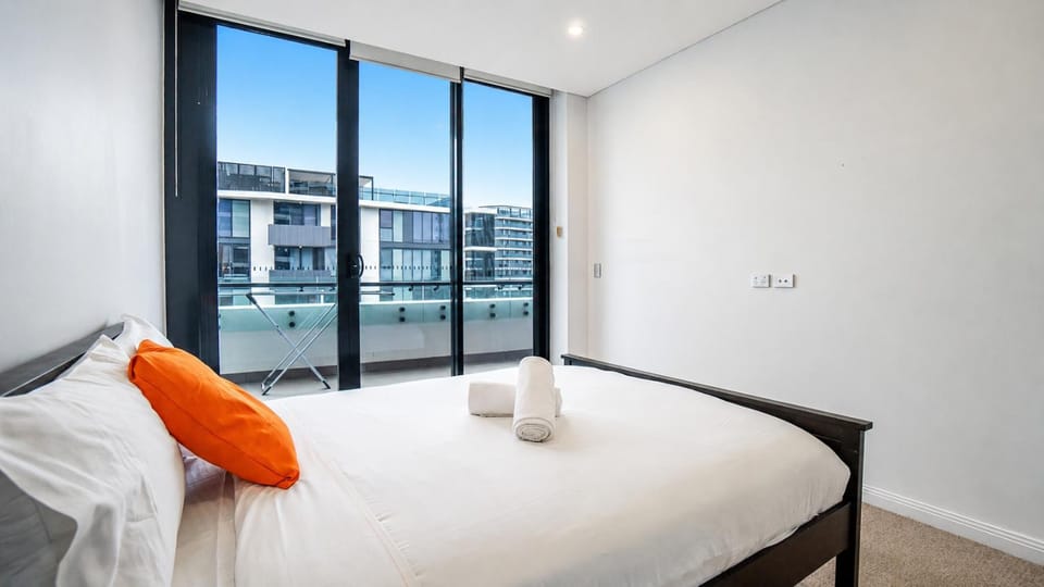Eastgardens 2BR 2BA 2 Parking Shops Apartment in Sydney