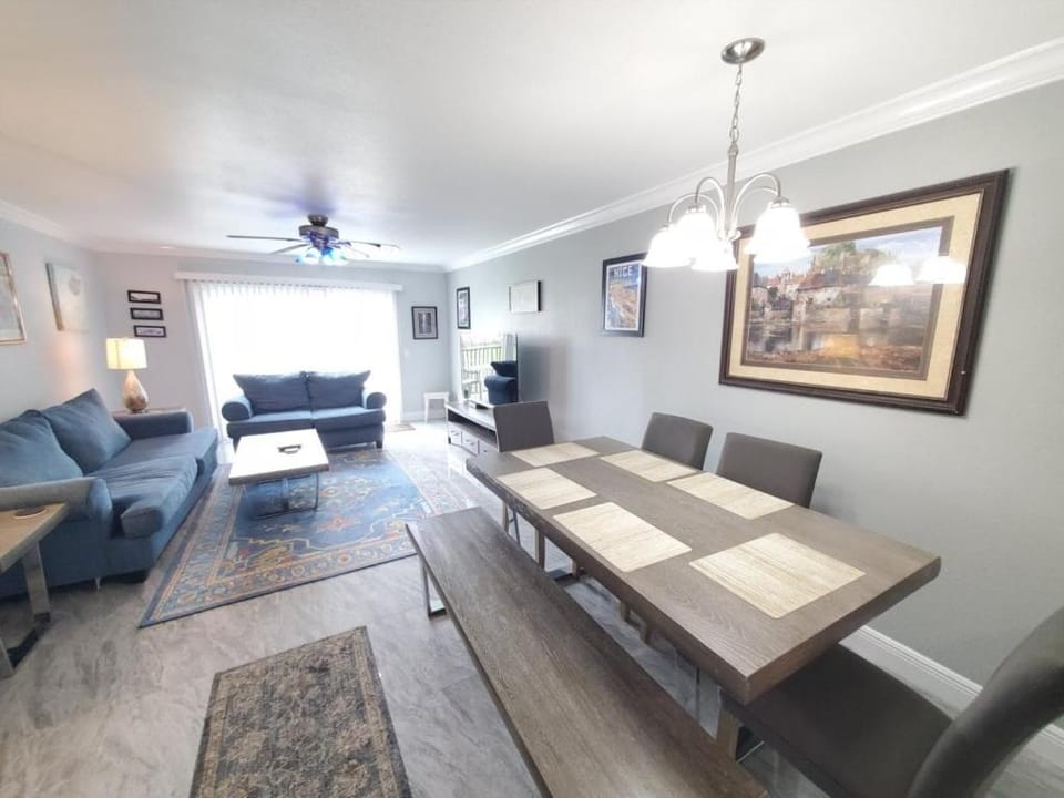 Summerhouse 218 condo Apartment in Crescent Beach