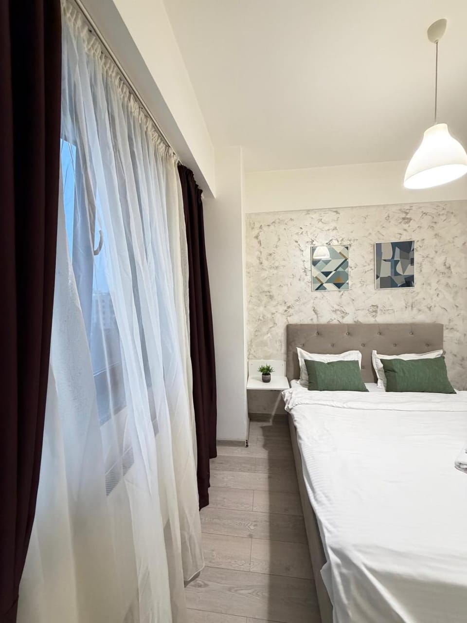 Bed, Living room, Photo of the whole room, Seating area, Dining area, Bedroom