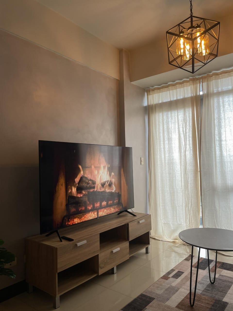 Communal lounge/ TV room, TV and multimedia, Living room, Seating area, Evening entertainment
