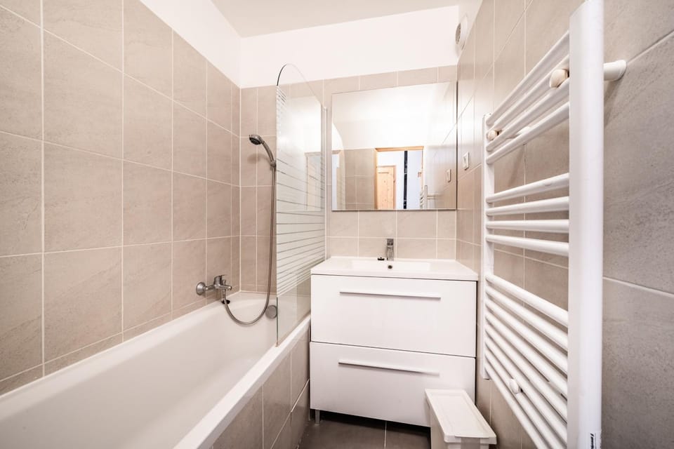 Bathroom, Living room