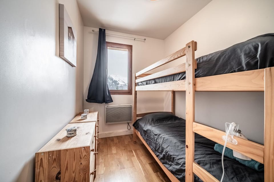 Property building, Living room, Bedroom