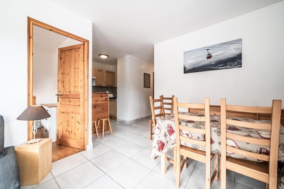 Property building, Living room, Bedroom