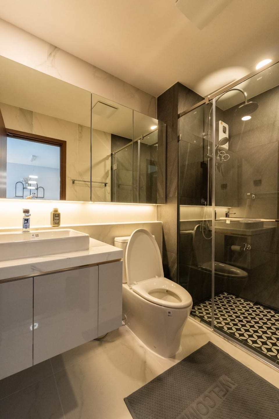 Shower, Toilet, Bathroom